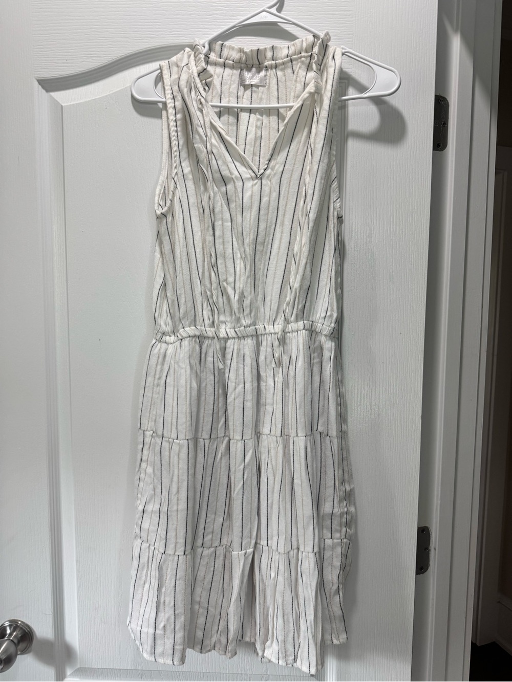Women’s White Striped Sleeveless Tiered Day Dress